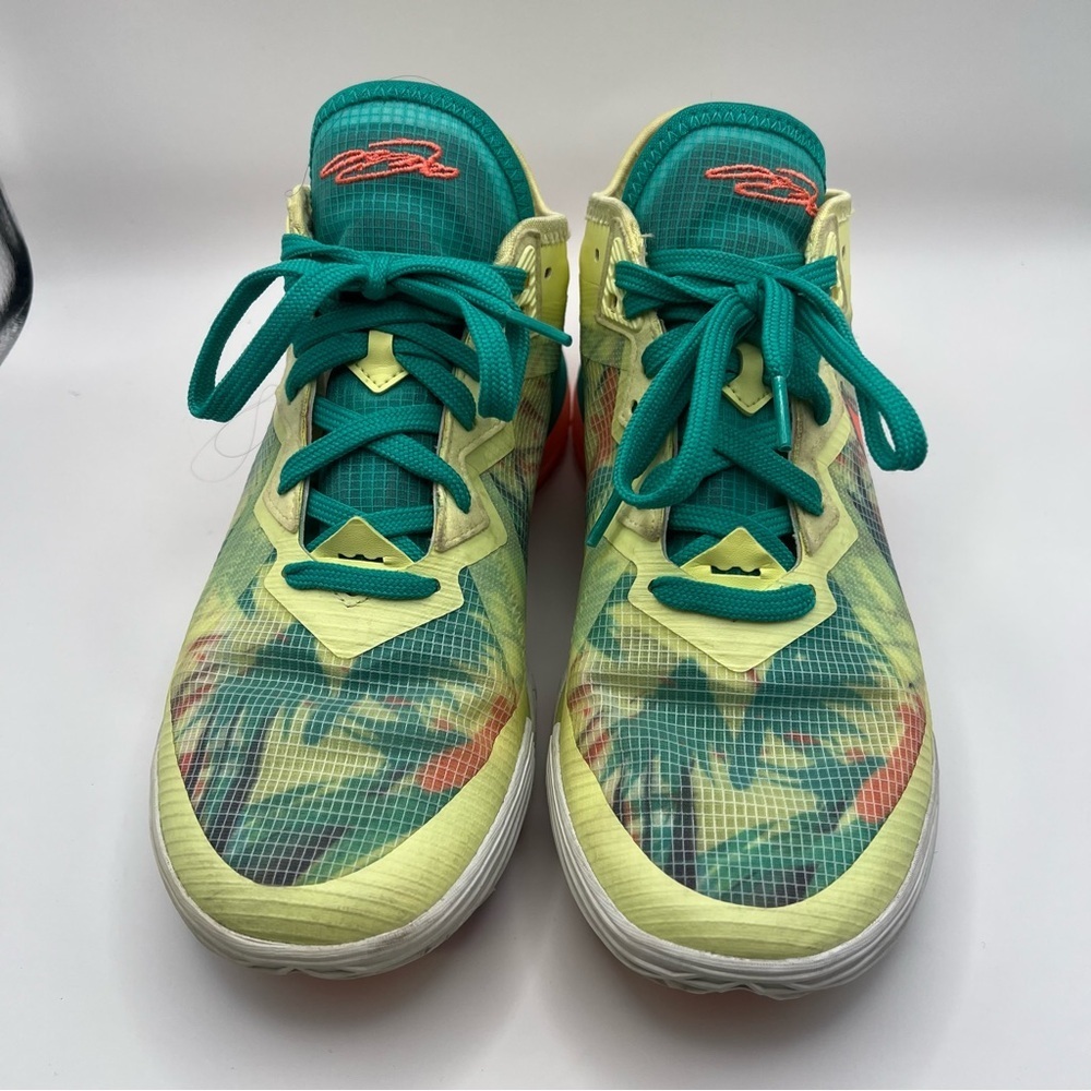 LeBron 18 harnesses Nike Sneakers - Picture 2 of 10